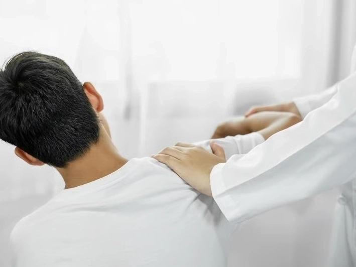 Professional Shoulder Pain Treatment services by Premier Injury Specialists in McDonough, GA — licensed Injury Specialists provider